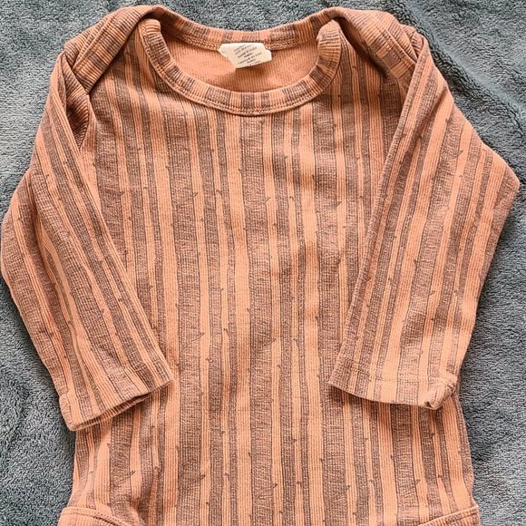 Lot Kate Quinn Onesies - Picture 5 of 5